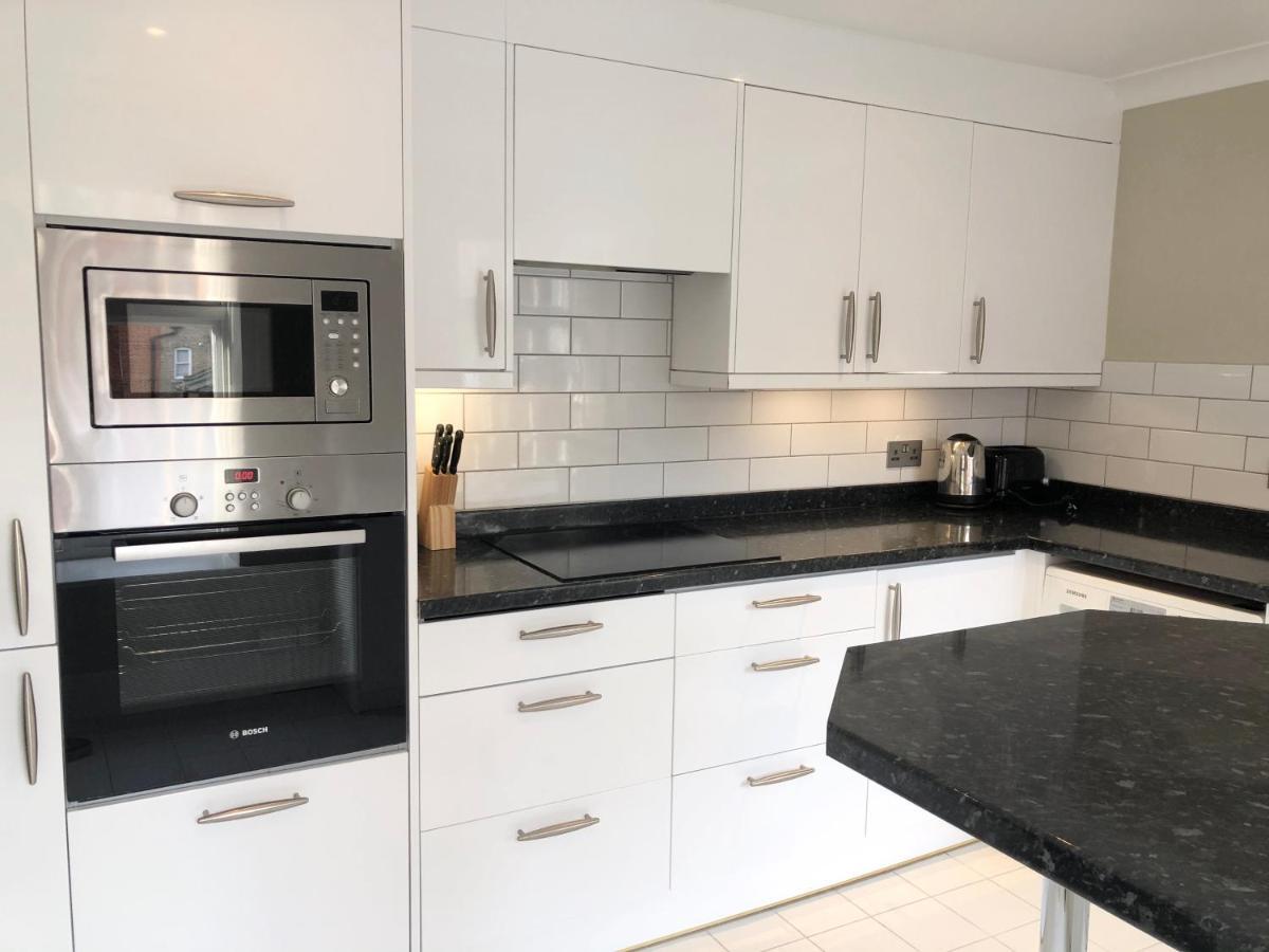 Two-Bedroom Apartment,942951154:JPEG