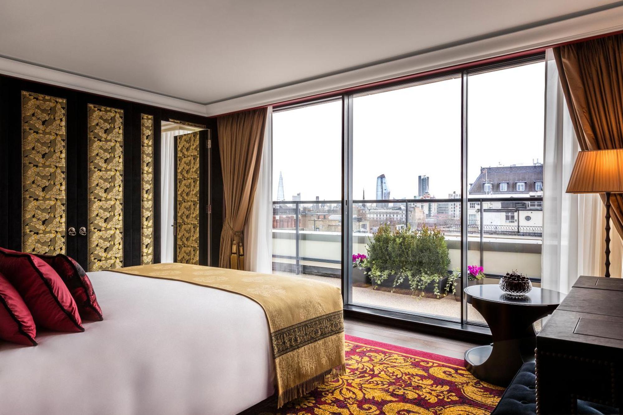 Deluxe Balcony Suite