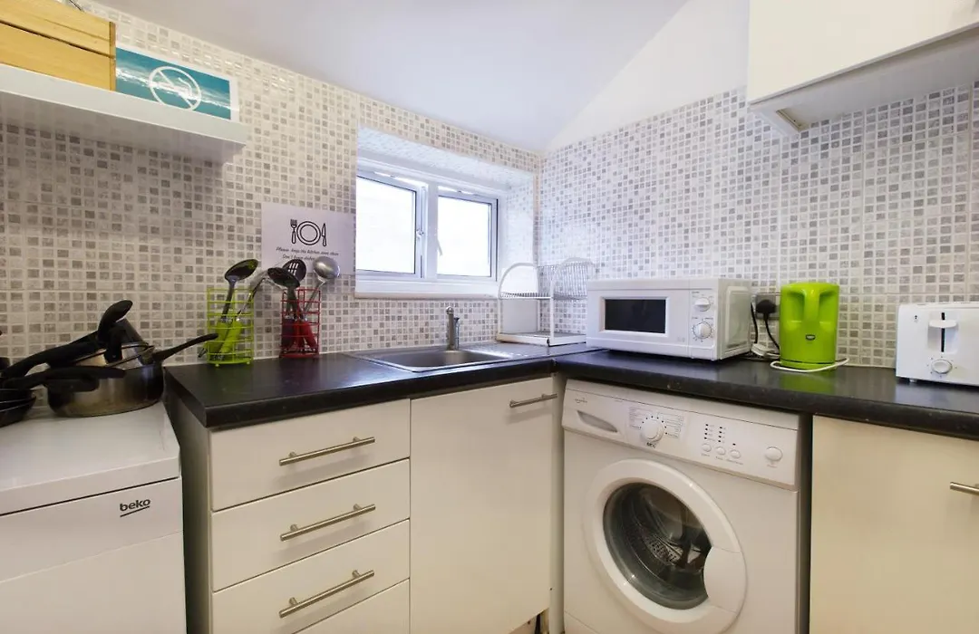 Tooting Broadway Studios & Rooms By Primecityhosts-1