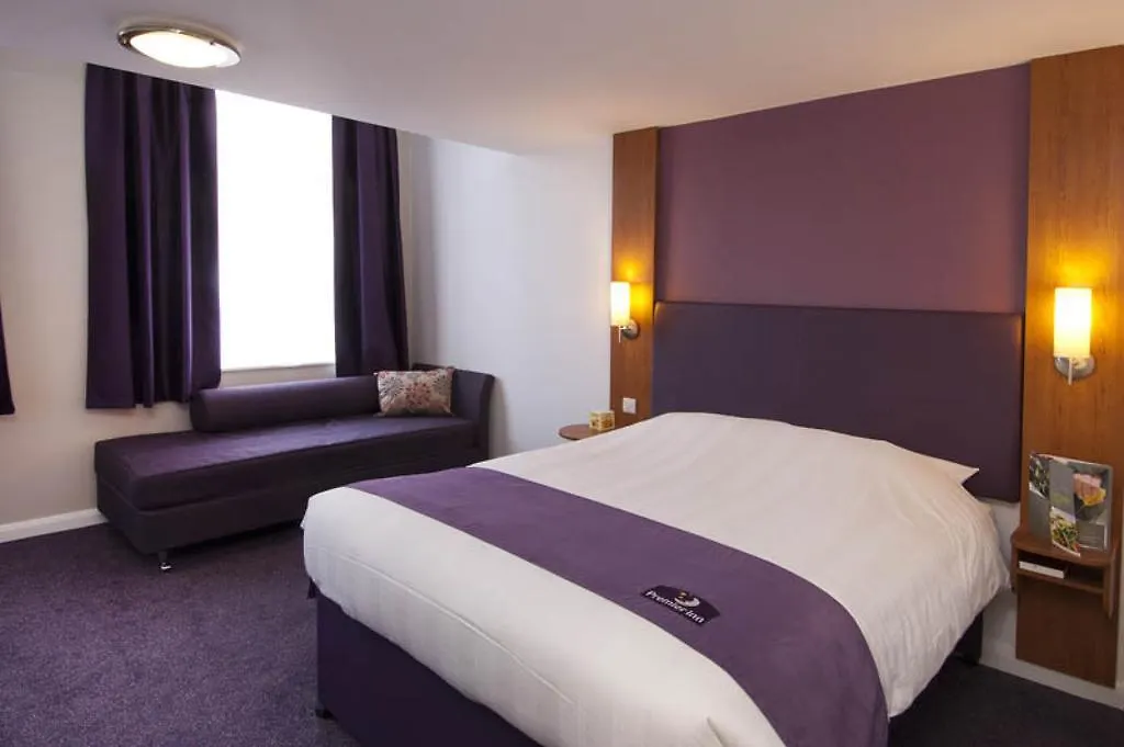 Premier Inn London Victoria-1