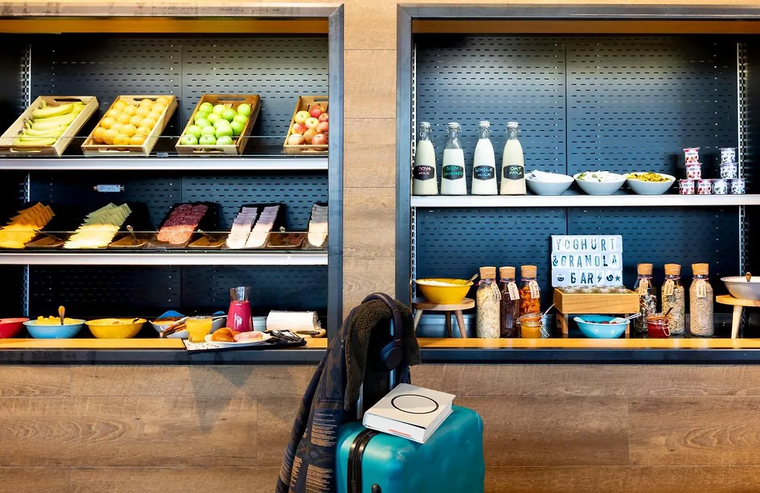 Moxy London Excel-1