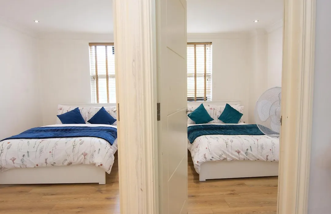 Evergreen Apartments-Flat 4, London-1