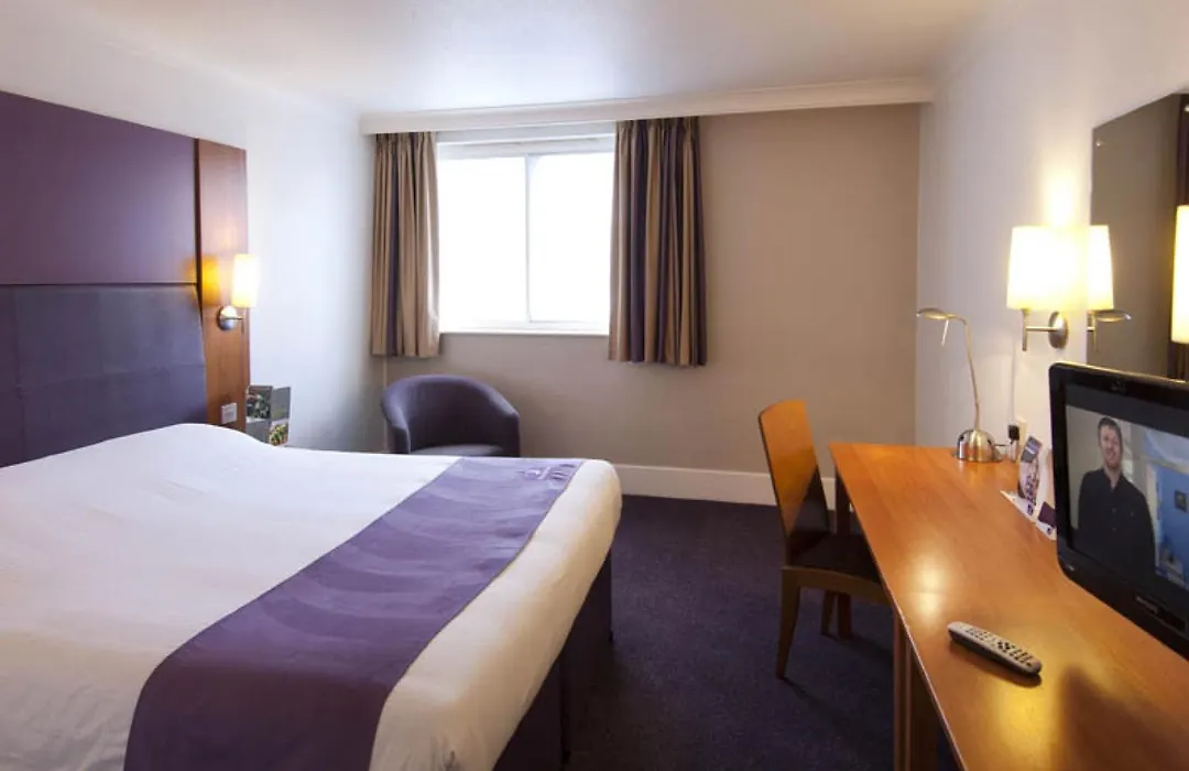 Premier Inn London Docklands Excel-1