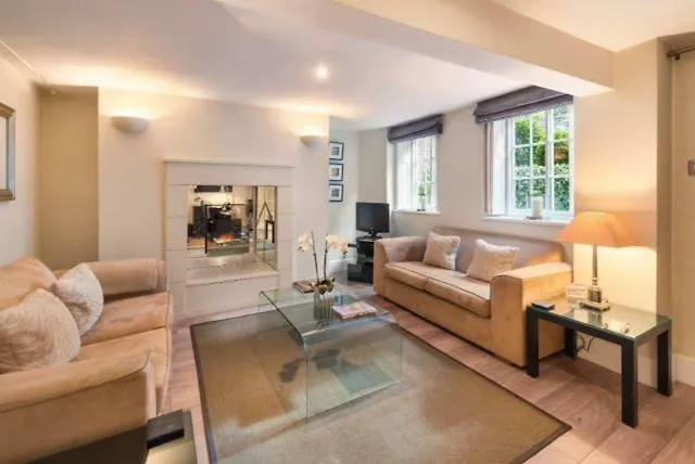 The Garden Flat-1