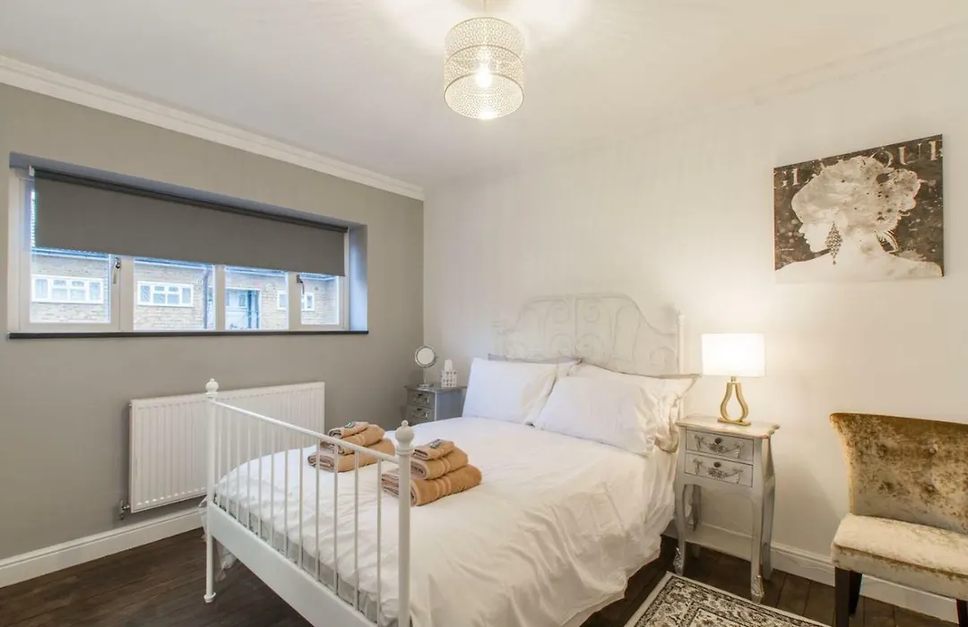 Luxury London Apartment-1