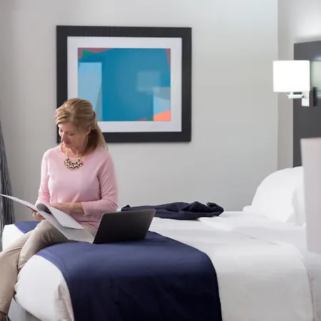 Holiday Inn Express London Victoria By Ihg-3