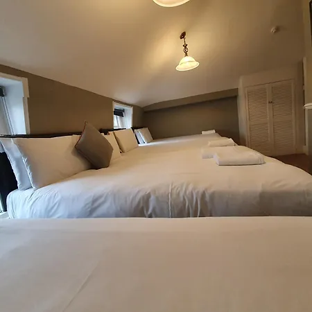 Belgravia Rooms Hotel-3
