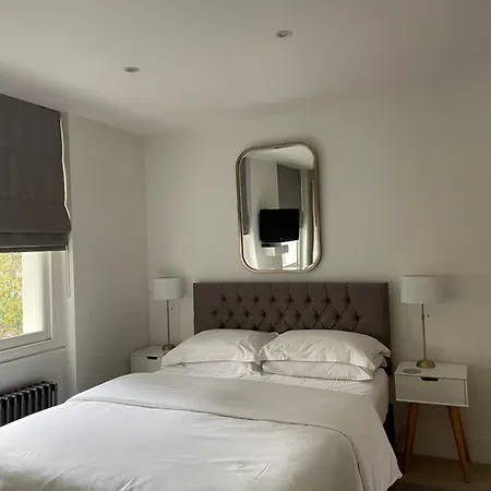 Kennington B & B-3