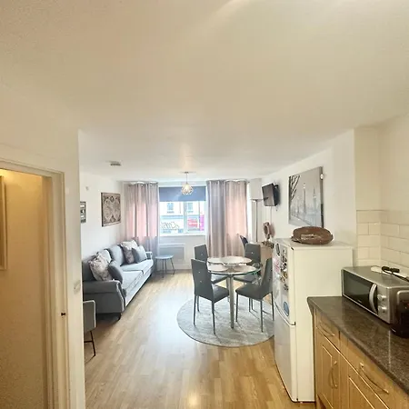 London Bridge Apartment-3