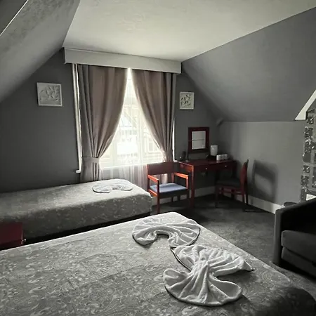 Charlotte Guest House-2