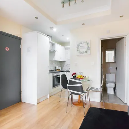 Euston Modern Apartments-3