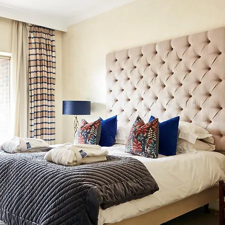 9 Hertford Street - 4 Stars Visitengland-2