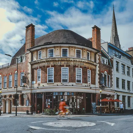 Rose And Crown Stoke Newington-3