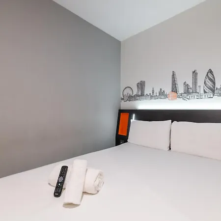 Easyhotel London City Shoreditch-2