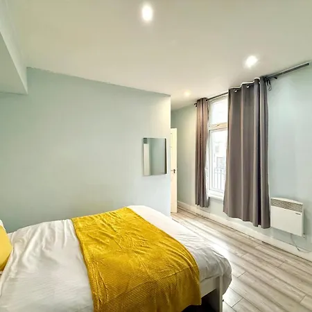 Kings Cross Guest House-3