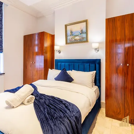 Griffin House Hotel-3
