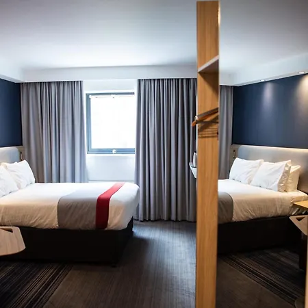Holiday Inn Express Royal Docks By Ihg-3