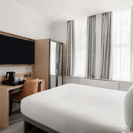 Spark By Hilton London Chiswick-3
