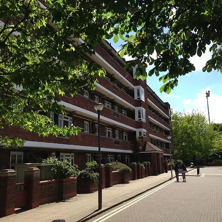 Central London 2 Bedroom Apartment-2