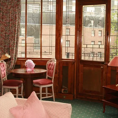London Elizabeth Hotel-3