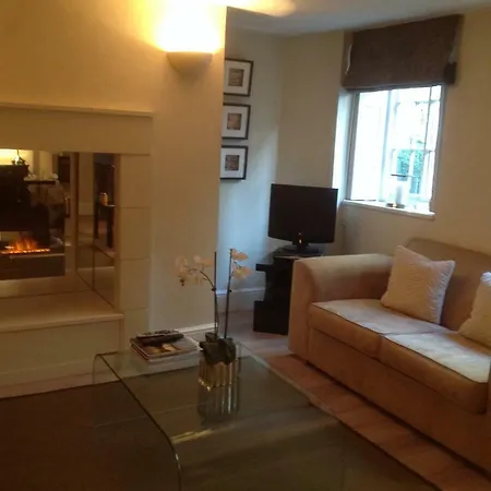 The Garden Flat-2